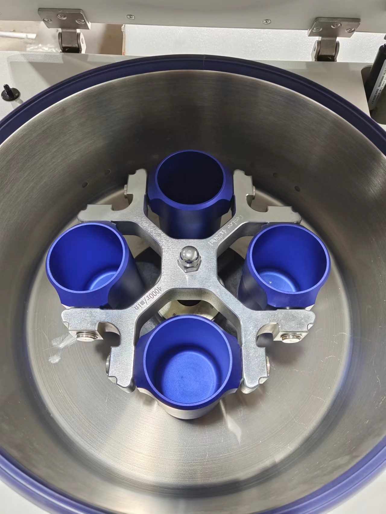 جهاز طرد مركزي مختبري عالمي CL - مراجعة Laboratory Centrifuge وسعره